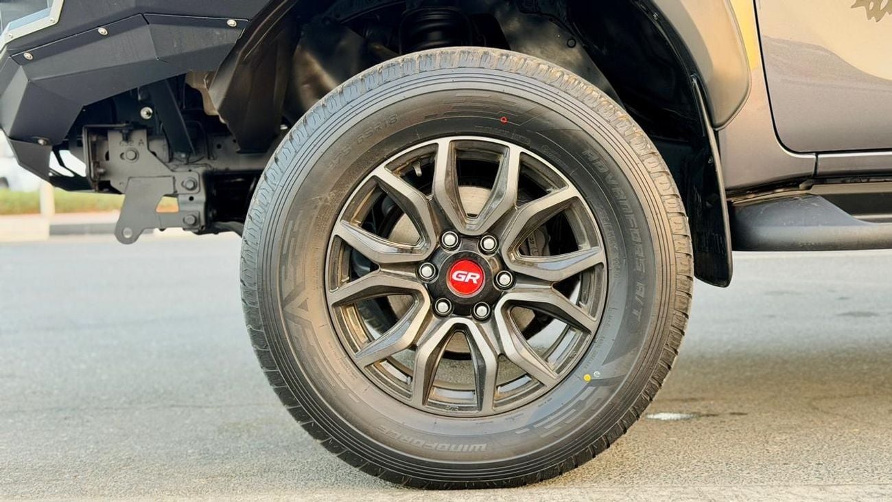 تويوتا هيلوكس OFF-ROAD MODIFIED | DOUBLE CABIN | HEAVY FRONT BUMPER | POWER SEATS | 2.8L | AUTOMATIC | 2022 | SNOR