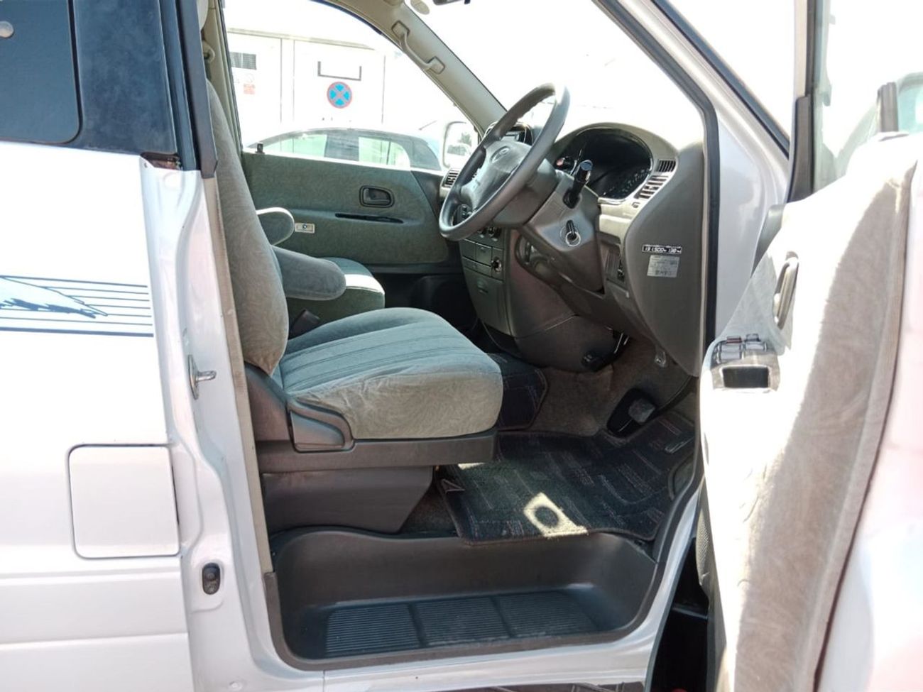 Toyota Noah TOYOTA NOAH RIGHT HAND DRIVE (PM1350)