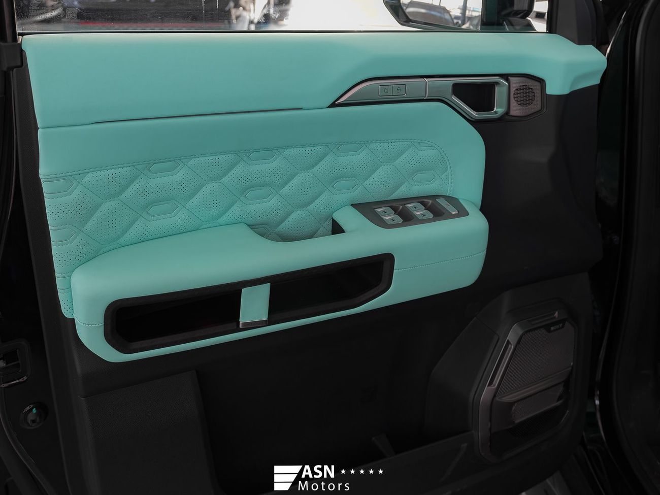 Jetour T2 Luxury Conquest Pro Tiffany Interior 2.0 Turbo (Export Only)