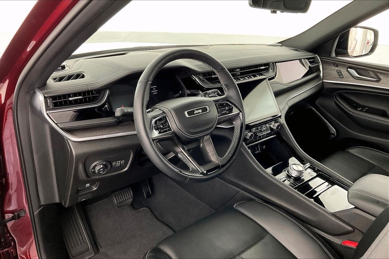 جيب جراند شيروكي Overland | ضمان مجاني لمدة عام | 0 دفعة أولى