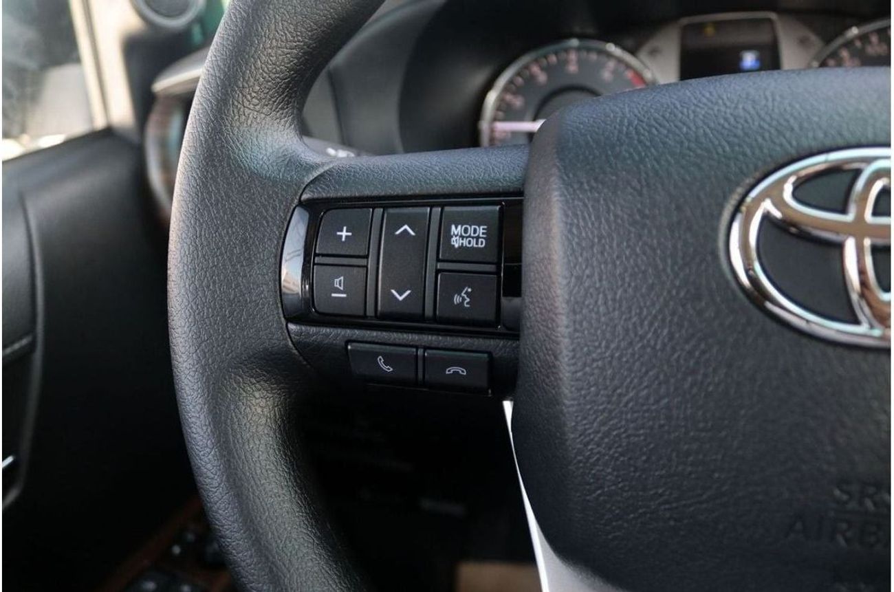 Toyota Hilux 2025 TOYOTA HILUX 4.0 V6 SR5 HIGH OPT **EXPORT ONLY**التصدير فقط خارج الخليج**