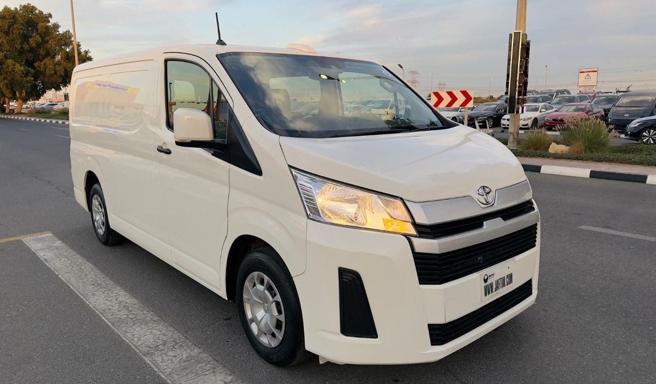 تويوتا هاياس PREMIUM CONDITION | 2.8L DIESEL ENGINE | REAR VIEW CAMERA | RHD