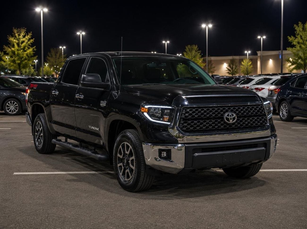 Toyota Tundra LIMITED (NON GCC) Toyota Tundra model 2019 fuel petrol cylinder 8 transmission automatic gear