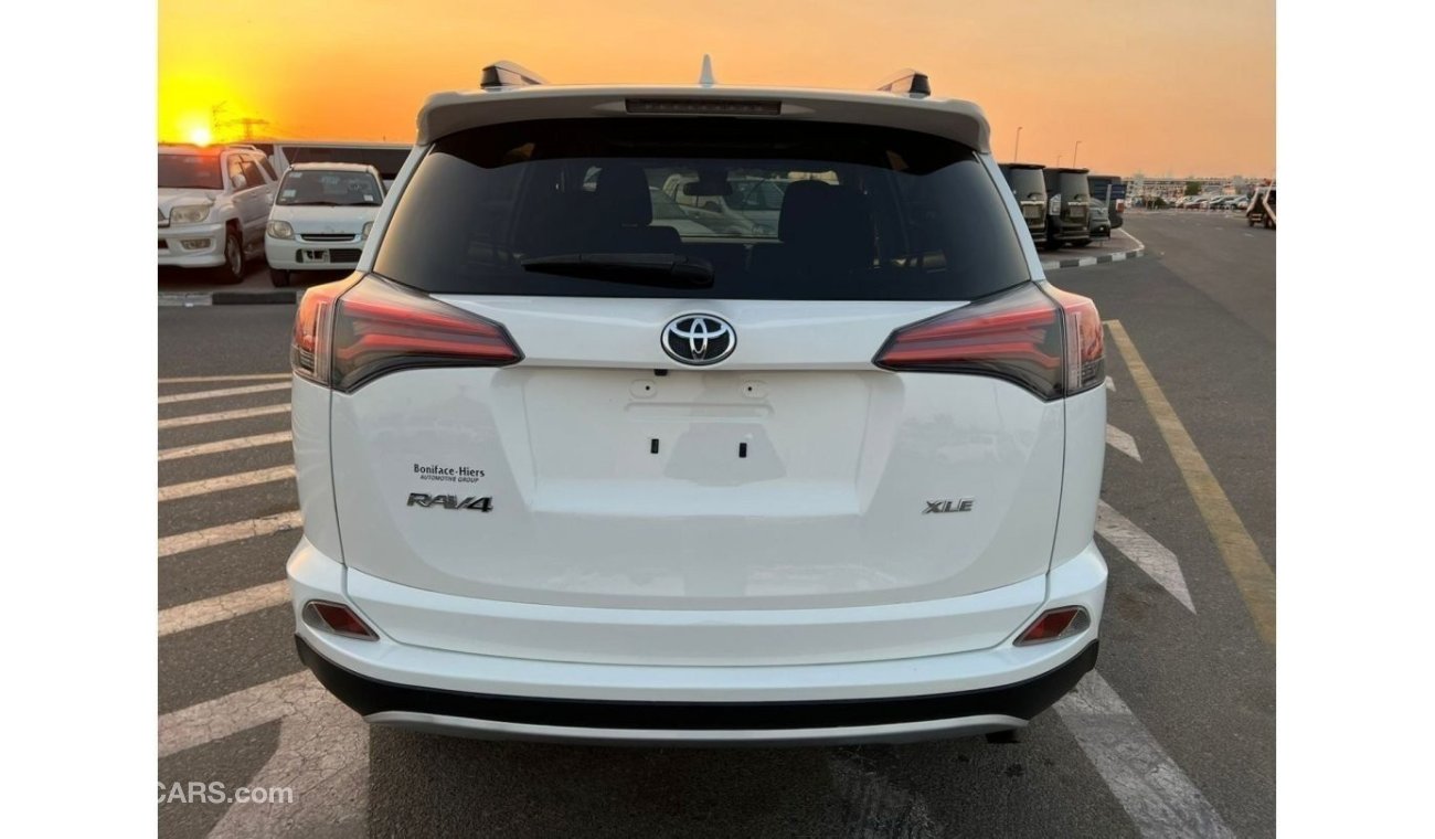 تويوتا راف ٤ *Offer*2018 Toyota Rav4 XLE With Sunroof / EXPORT ONLY / فقط للتصدير