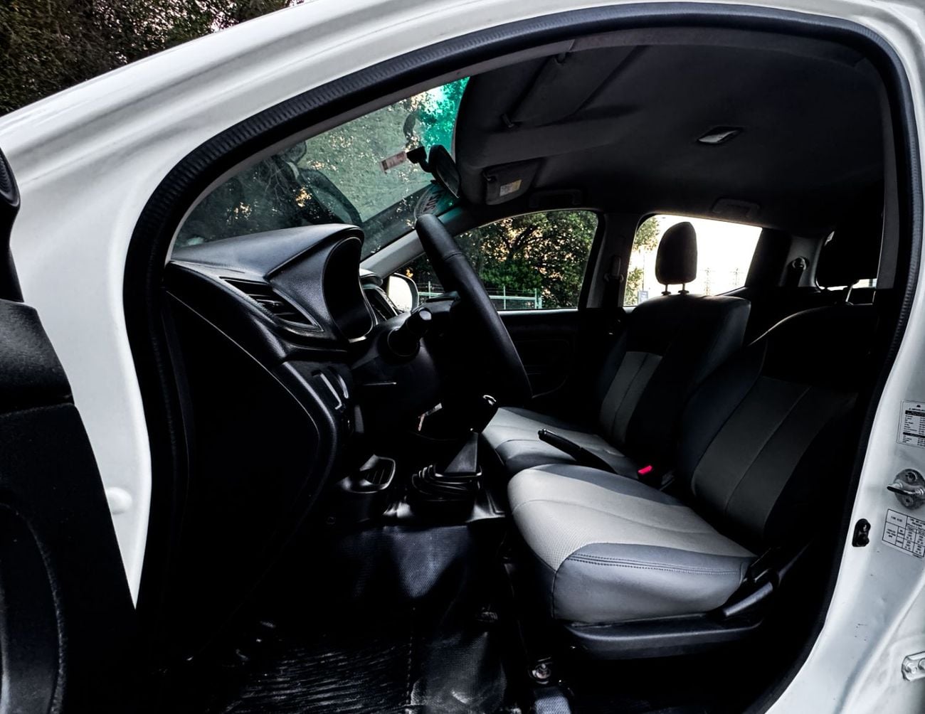 ميتسوبيشي L200 GL ميتسوبيشي L200 ديزل | 2.5 لتر | 2021 | خليجية | خالية من الحوادث | بحالة ممتازة | 722 درهم