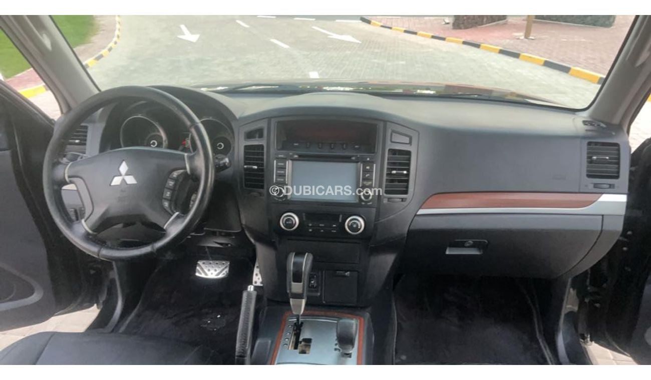 Mitsubishi Pajero Model 2008 Gulf number one leather hatch cruise control alloy wheels in excellent condition