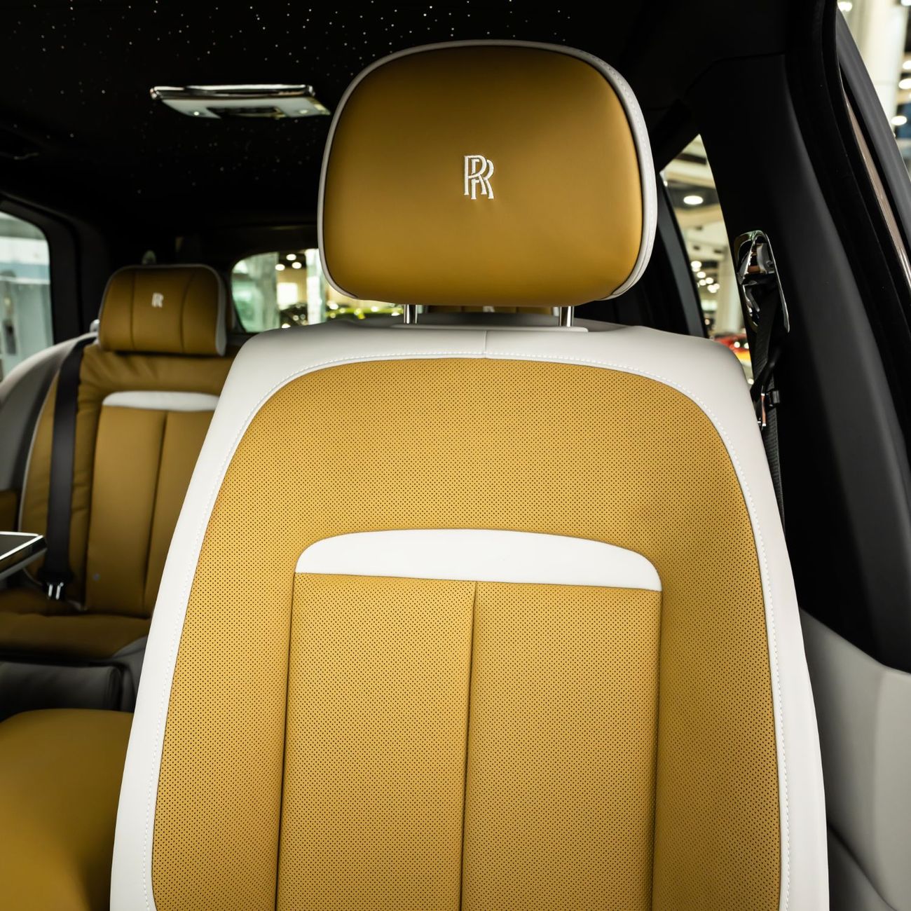 Rolls-Royce Cullinan 2026 ROLLS ROYCE CULLINAN ( SPECIAL COLOUR ) ( BRAND NEW ) ( GCC WITH WARRANTY+ SERVICE )
