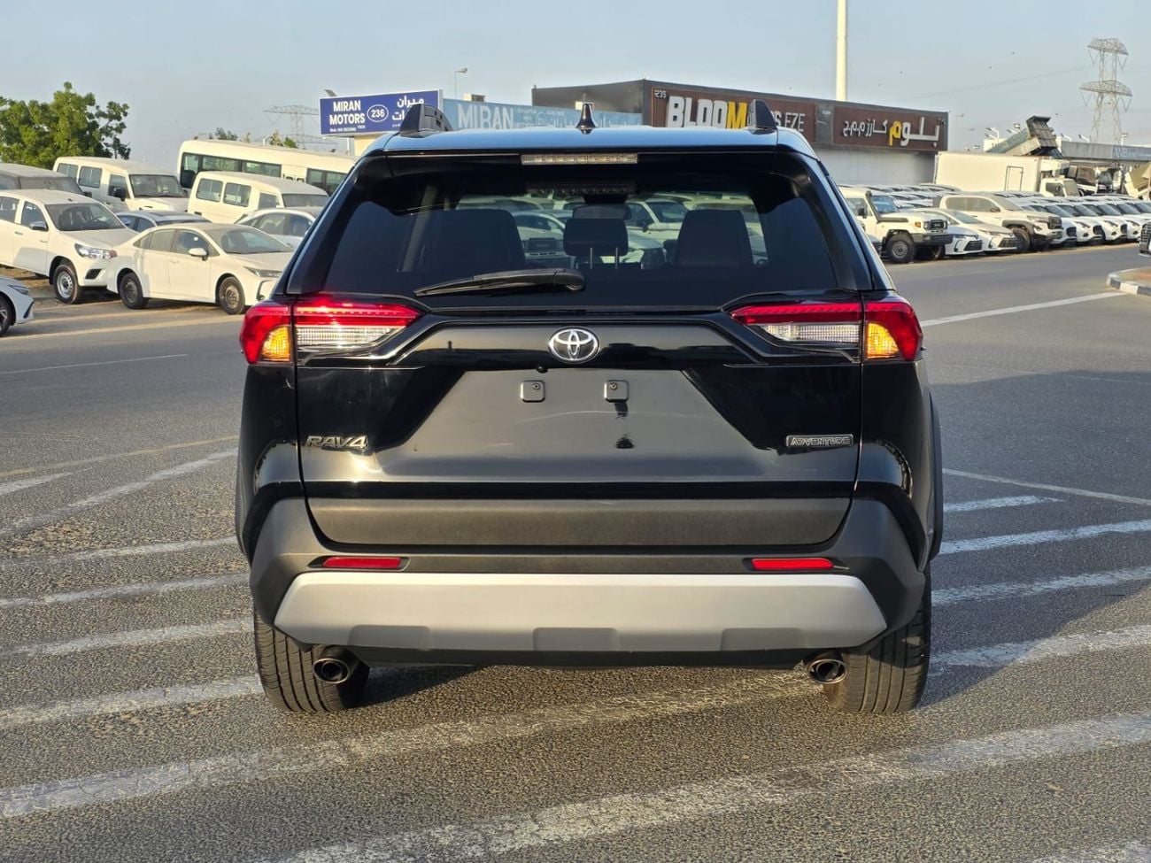 تويوتا راف ٤ Advanture Edition 4x4 , Push button and Original leather seats