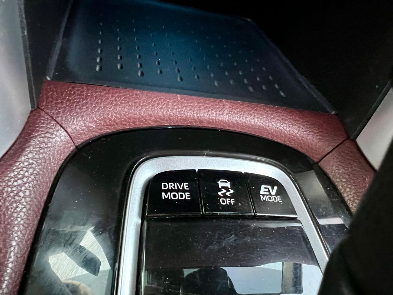 Toyota RAV4 2.5L VXR Hybrid gcc warranty one year bank financie available