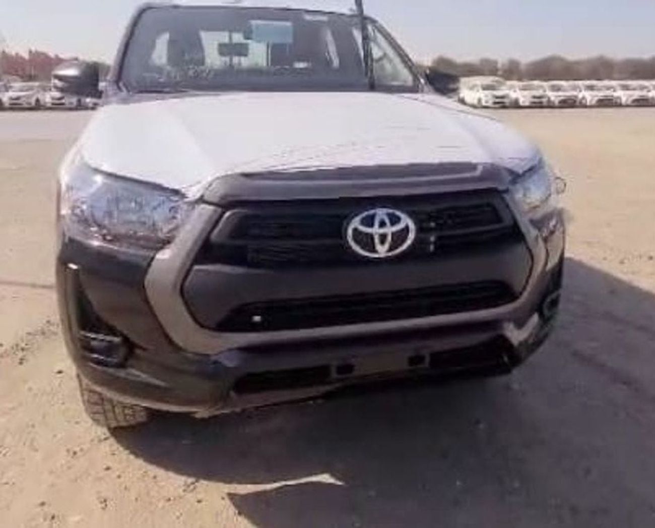 تويوتا هيلوكس Petrol 2.7L Automatic 4WD Double Cab Wide Body * SPECIAL OFFER*