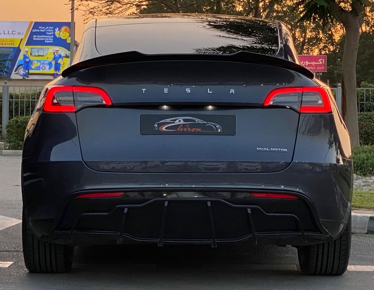 Tesla Model Y FULL BODY CARBON FIBER KIT - SPECIAL STEERING -WELL MAINTAINED