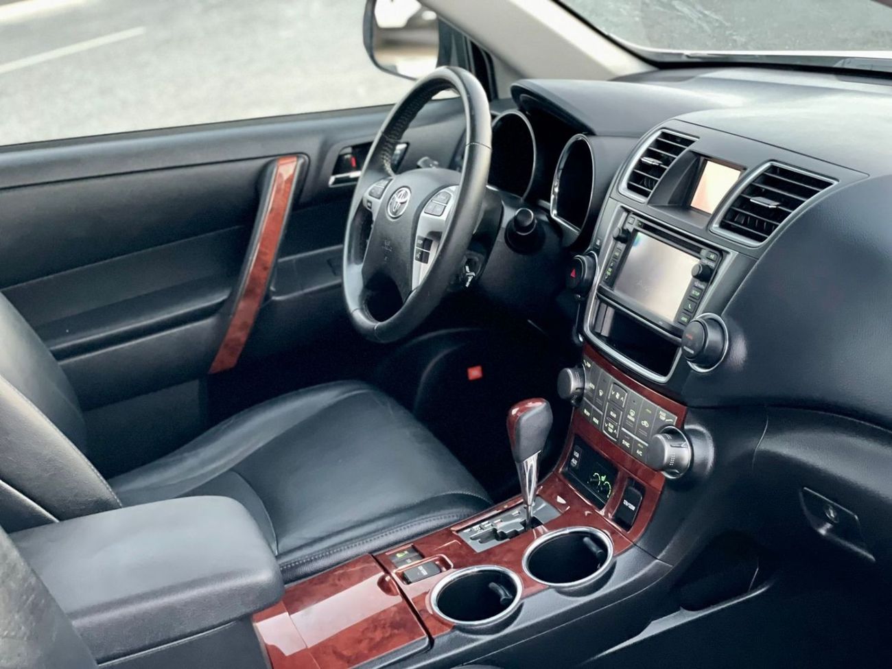 Toyota Highlander 2012 Toyota Highlander Limited Edition Full Option - Sunroof Push Start - 3.5L V6 AWD 4x4 - Full 7 S