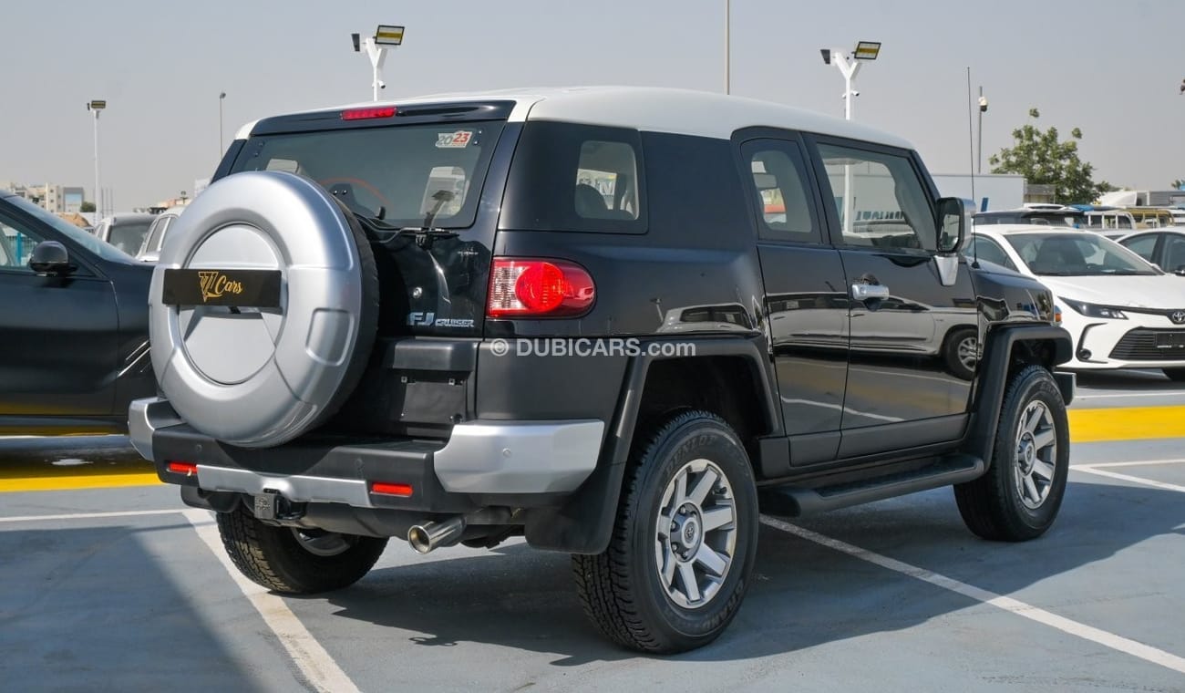 Toyota FJ Cruiser TOYOTA FJ CRUISER 4.0 V6 GCC 2023