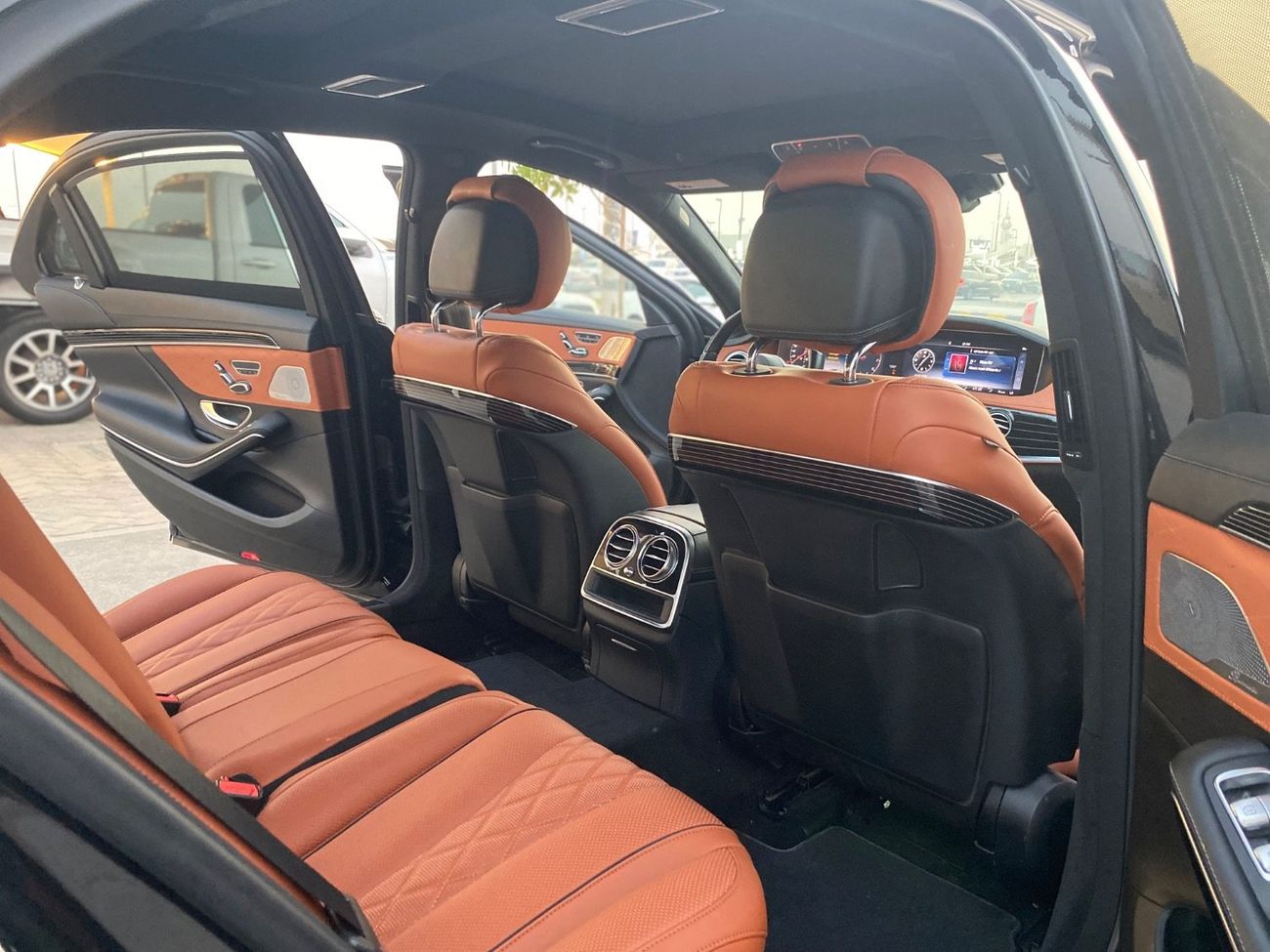 مرسيدس مايباخ S560 مايباخ