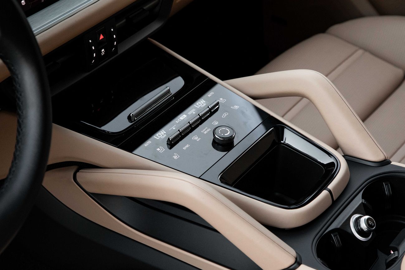 Porsche Cayenne Cayanne S | 8,421 P.M | 0% Downpayment | CAYENNE S | PORSCHE WARRANTY!