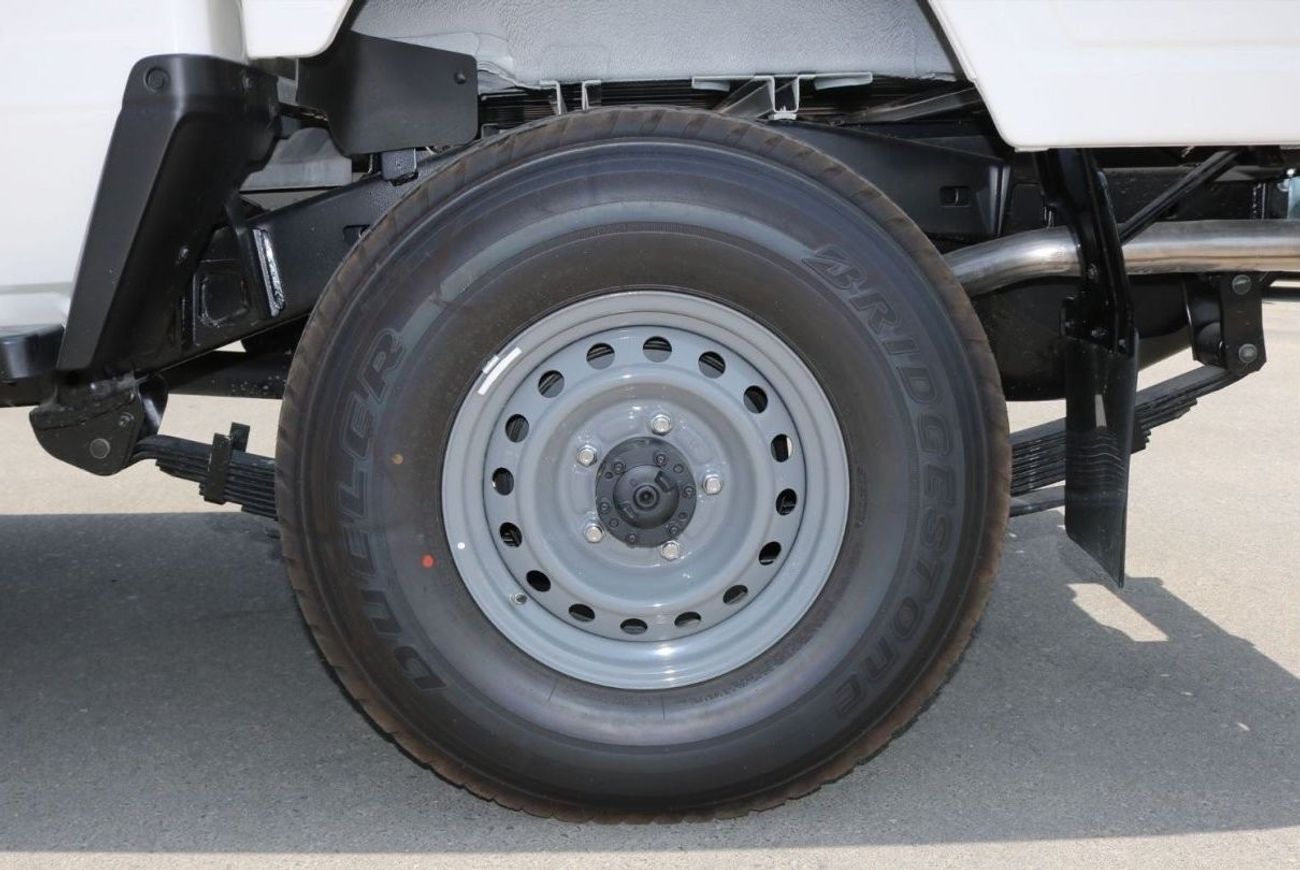 تويوتا لاند كروزر بيك آب PRICE REDUCED 2023 | LC 79 - 4.5L V8 DSL M/T DOUBLE CAB - POWER WINDOW - EXPORT ONLY