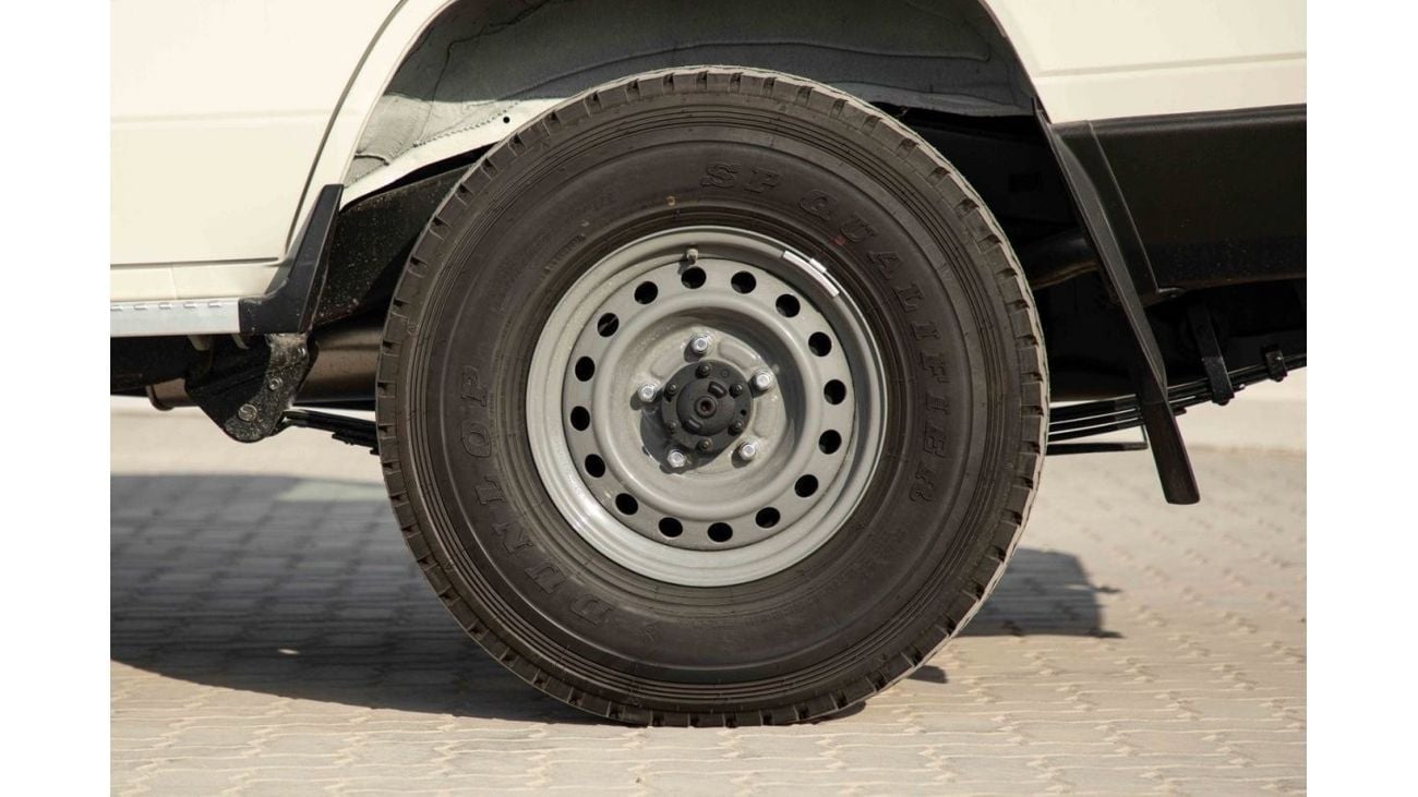 Toyota Land Cruiser 70 2024 Toyota LC76 4.5 HT 5ST 5DR D MT - White inside Oak | Export Only