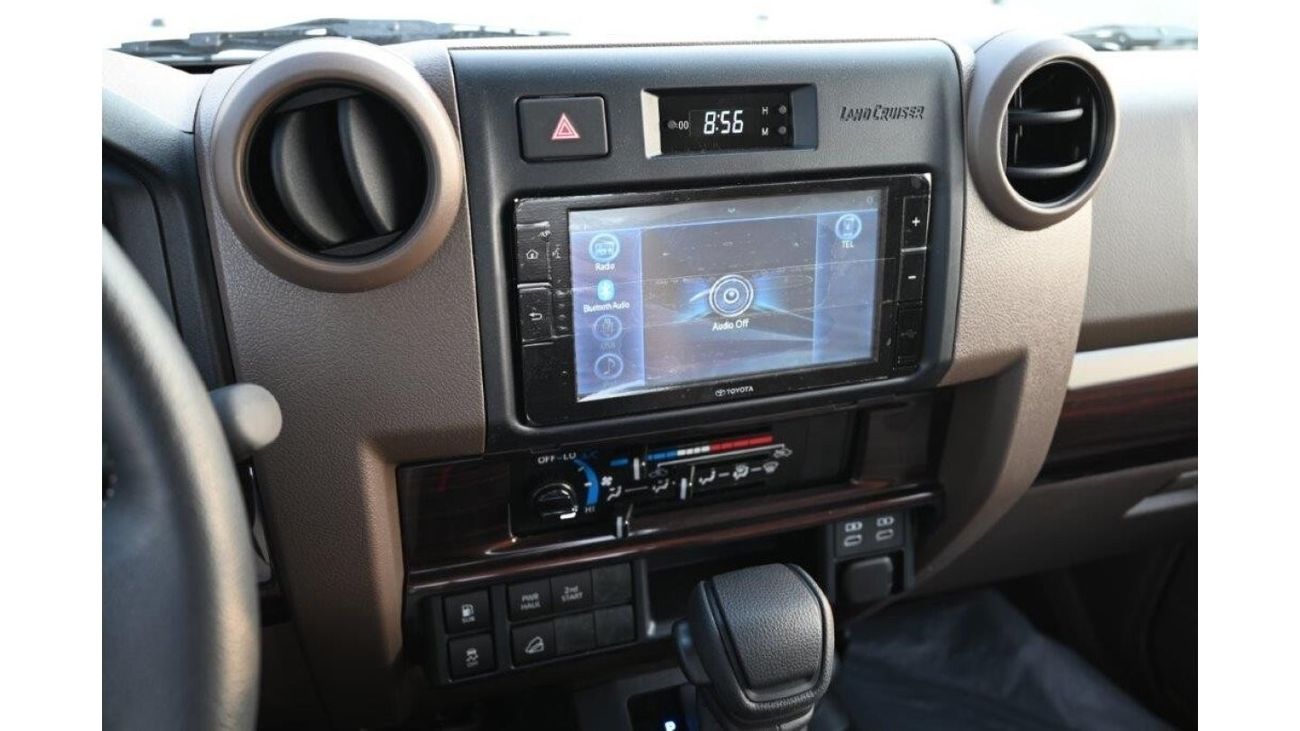تويوتا لاند كروزر بيك آب 4.0L V6 Petrol Automatic