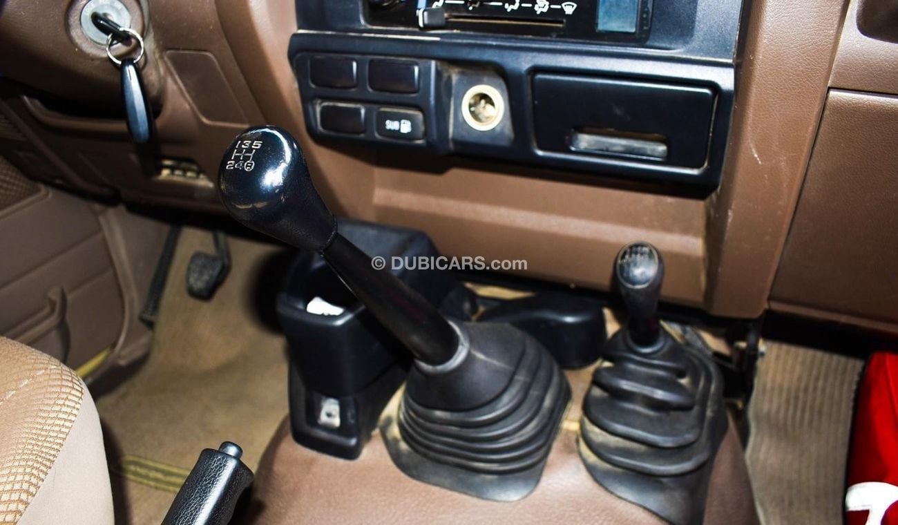 تويوتا لاند كروزر بيك آب LX