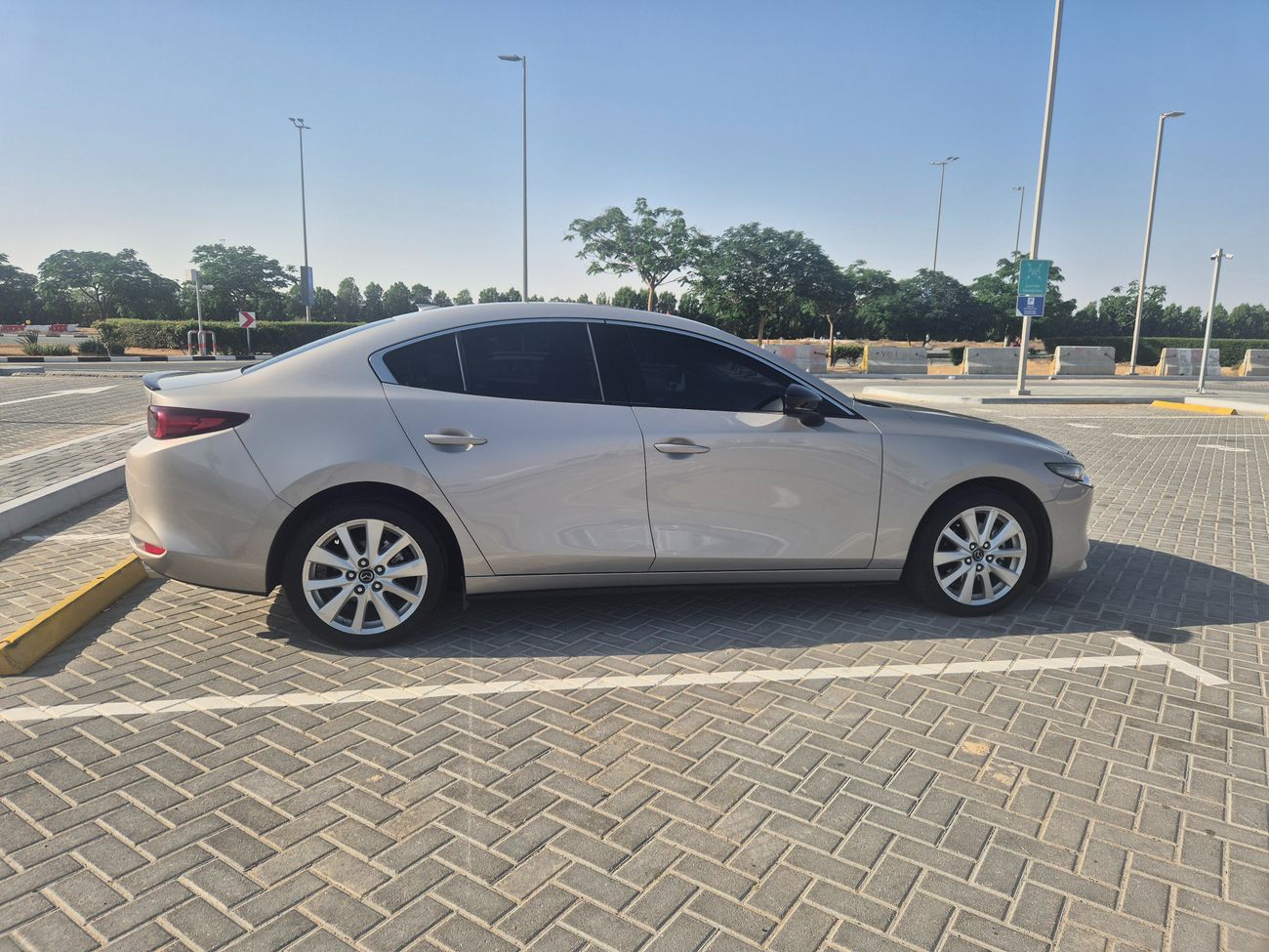 مازدا 3 Premium Plus 2.5T (American specs highest trim full options)