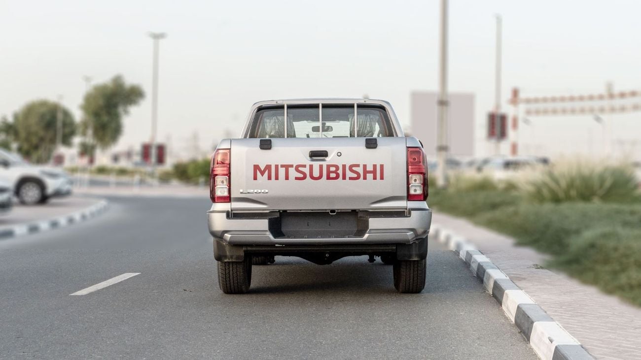 Mitsubishi L200 2026 Mitsubishi L200 GLX 2.4L MT Petrol (Silver-Black)
