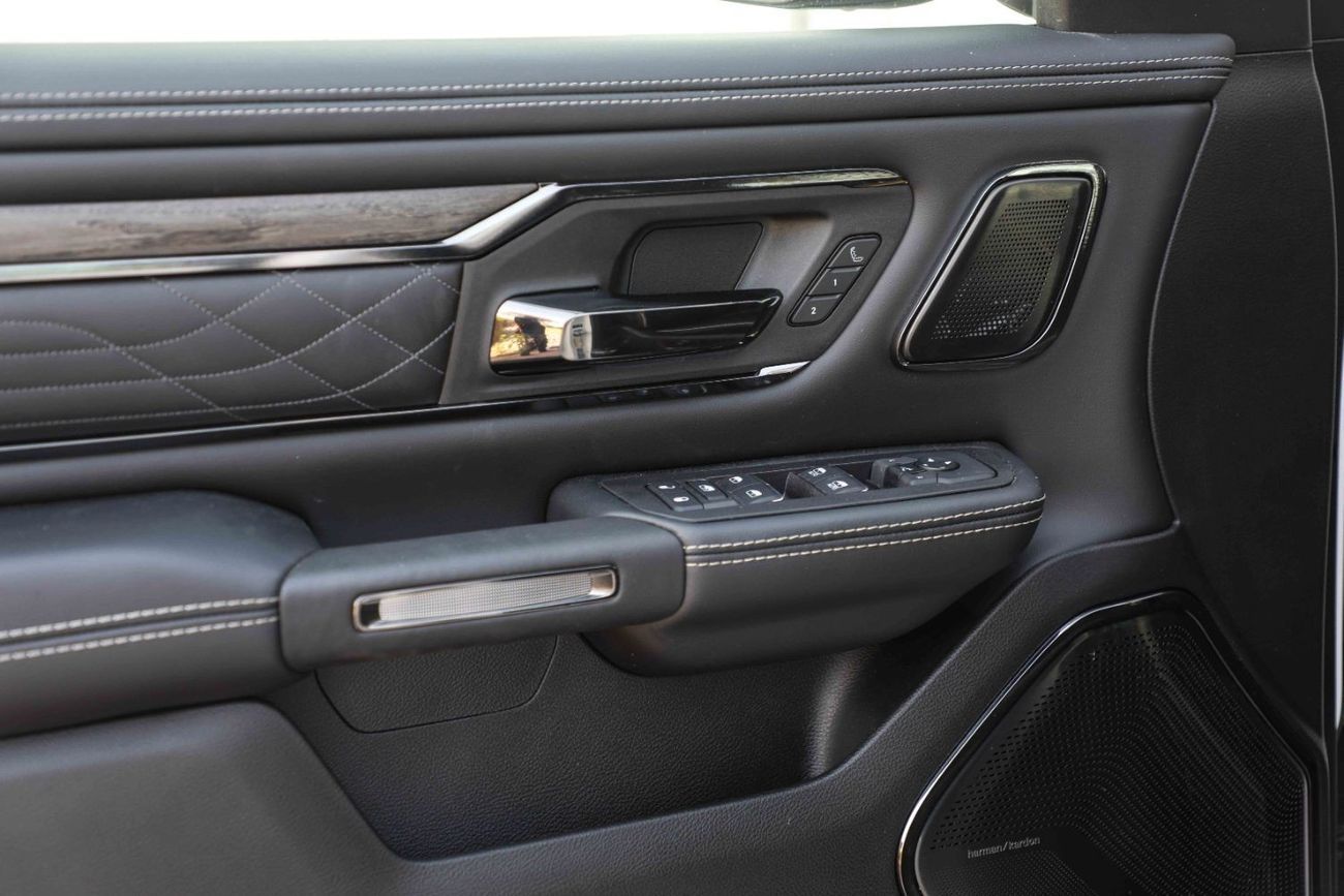 رام 1500 2025 RAM 1500 LIMITED "Night Edition" 3.0L V6 - GCC - Black inside Black