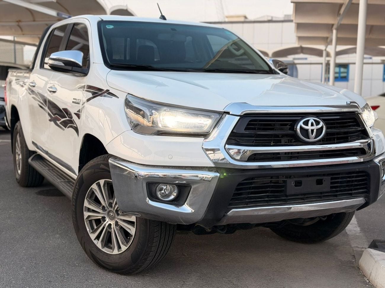 تويوتا هيلوكس S GLX 2.4L AWD A/T