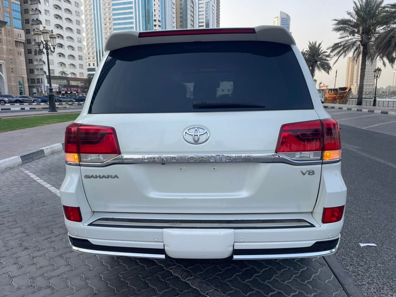تويوتا لاند كروزر VXR Sahara 2021 Model RHD DIESEL ENGINE FULL OPTION
