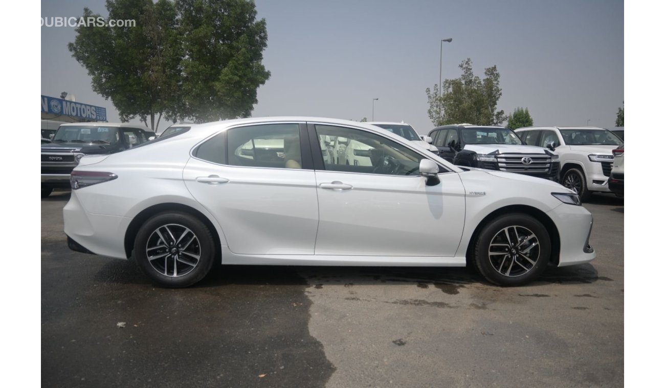 Toyota Camry LE 2.5L HYBRID 2023