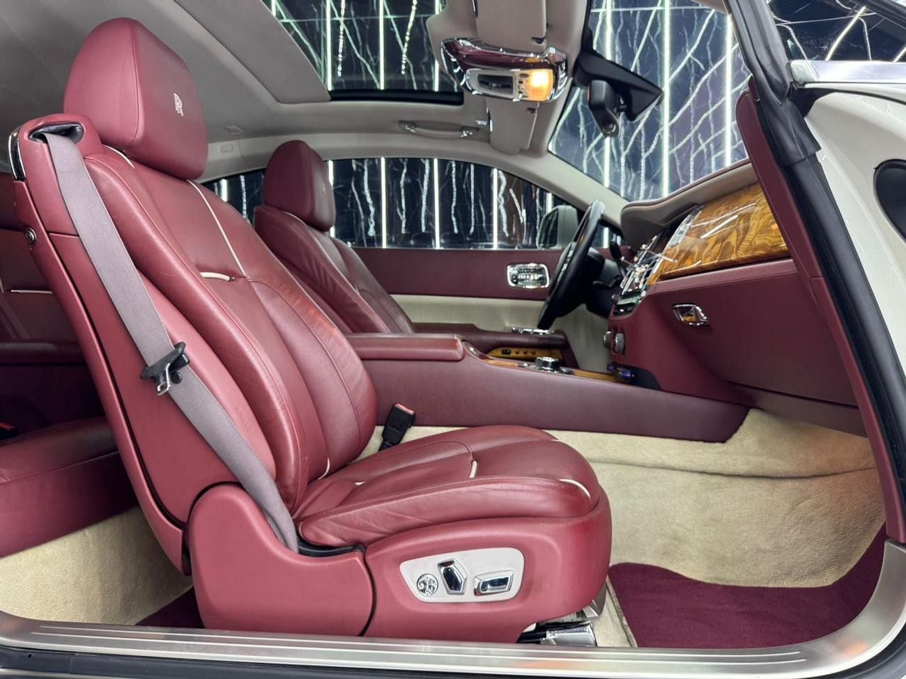 Rolls Royce Wraith STD 6.6L , V12 , RWD