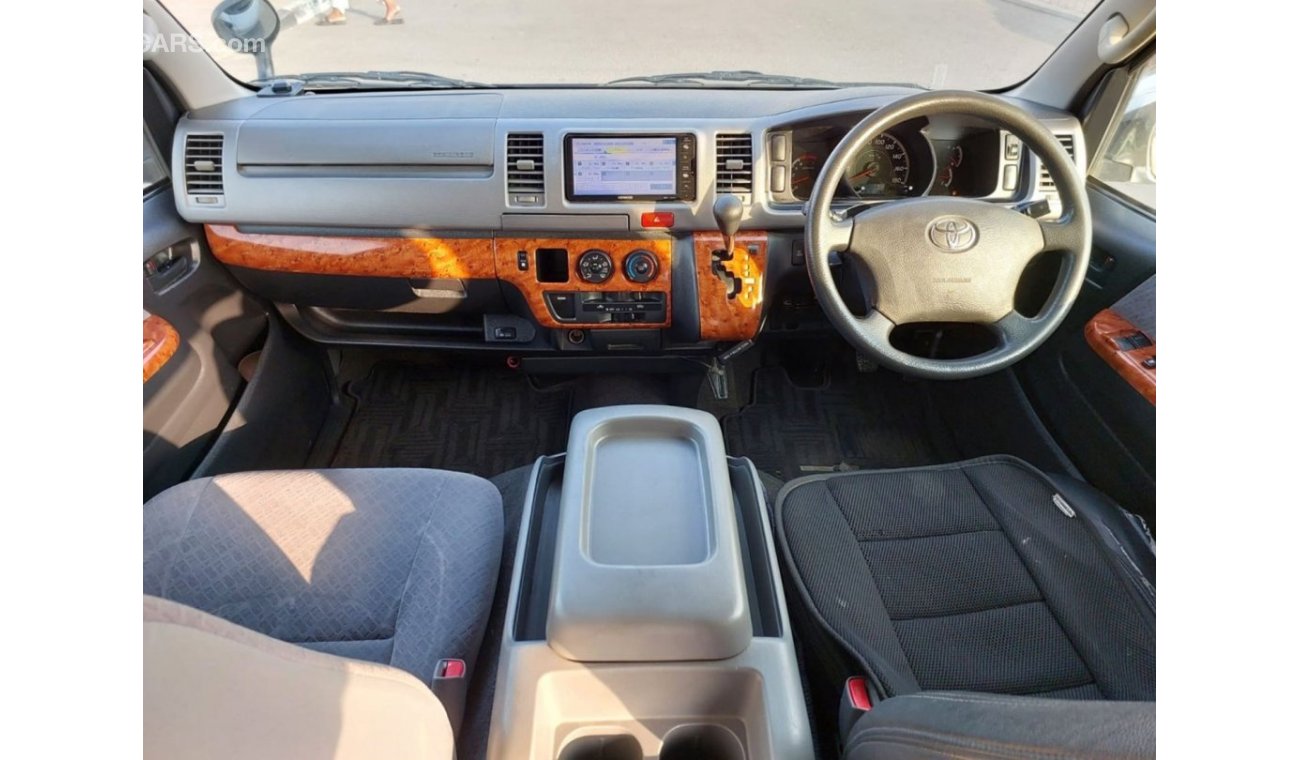 Toyota Hiace TOYOTA HIACE VAN RIGHT HAND DRIVE(PM12342)