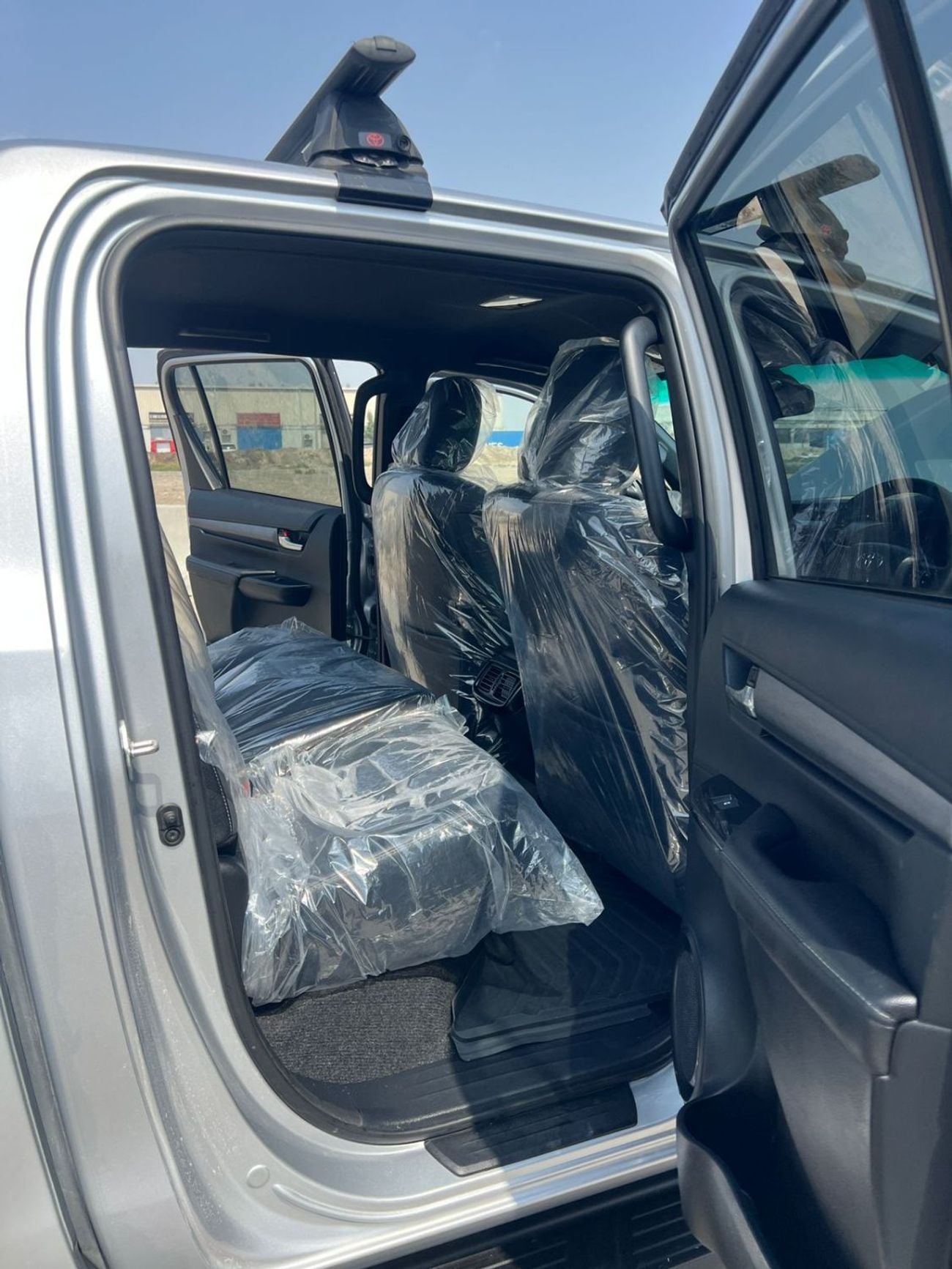 Toyota Hilux ADVENTURE RIGHT HAND DRIVE ONLY FOR EXPORT 2.8L 4 CYLIENDER