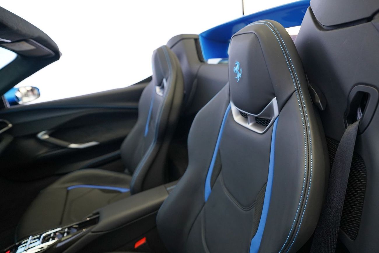 فيراري 296 GTS