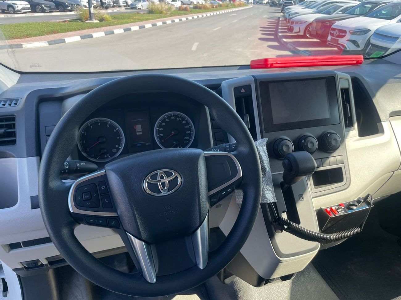 تويوتا هاياس TOYOTA HIACE AMBULACE 3.5 PETROL AUTOMATIC TRANMISSION