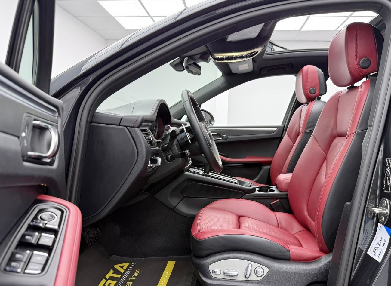 Porsche Macan Std 2.0L (252 HP) 2022 Porsche Macan, Warranty, Full Service History, Excellent Condition, GCC