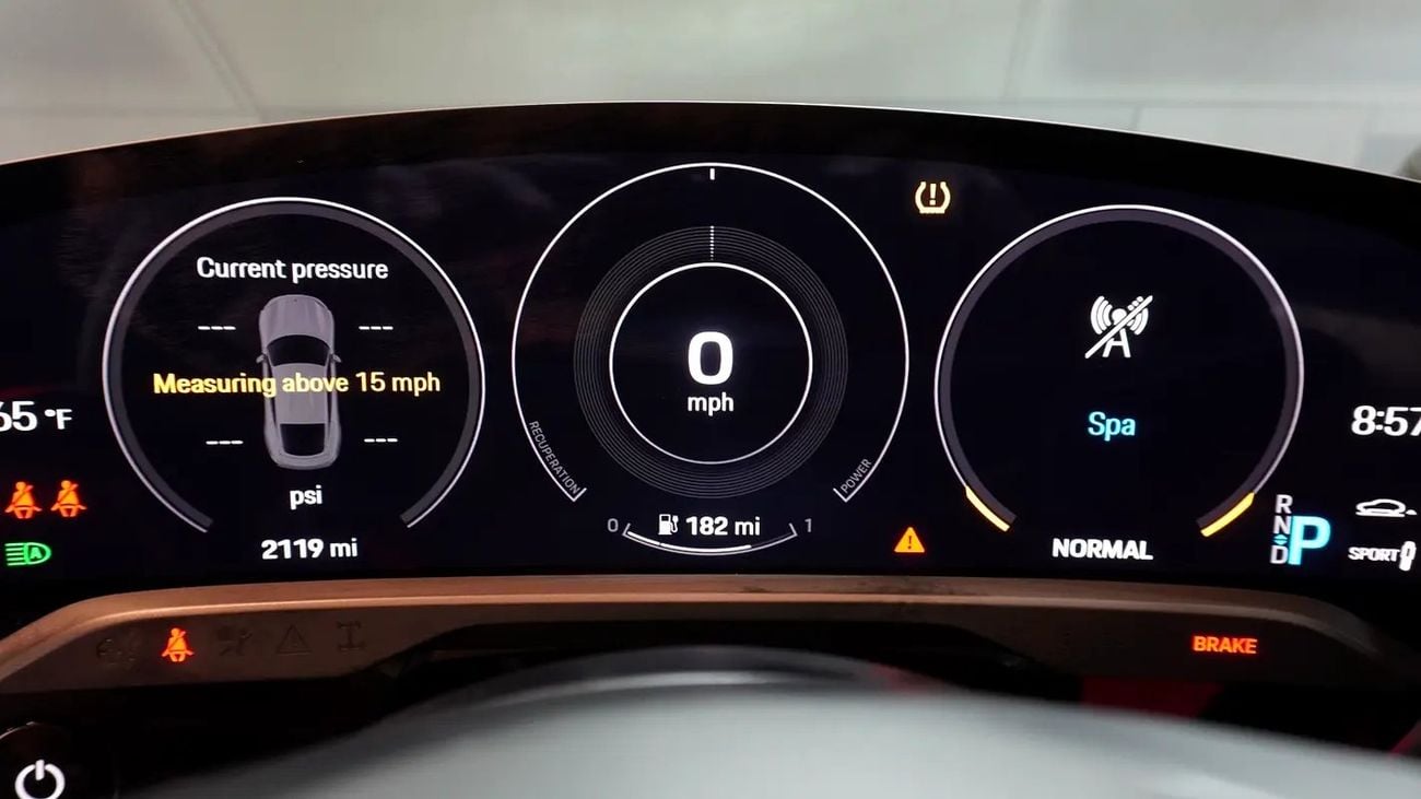 بورش تايكان GTS | Super Clean and Very Low Mileage | Carbon Fiber Package