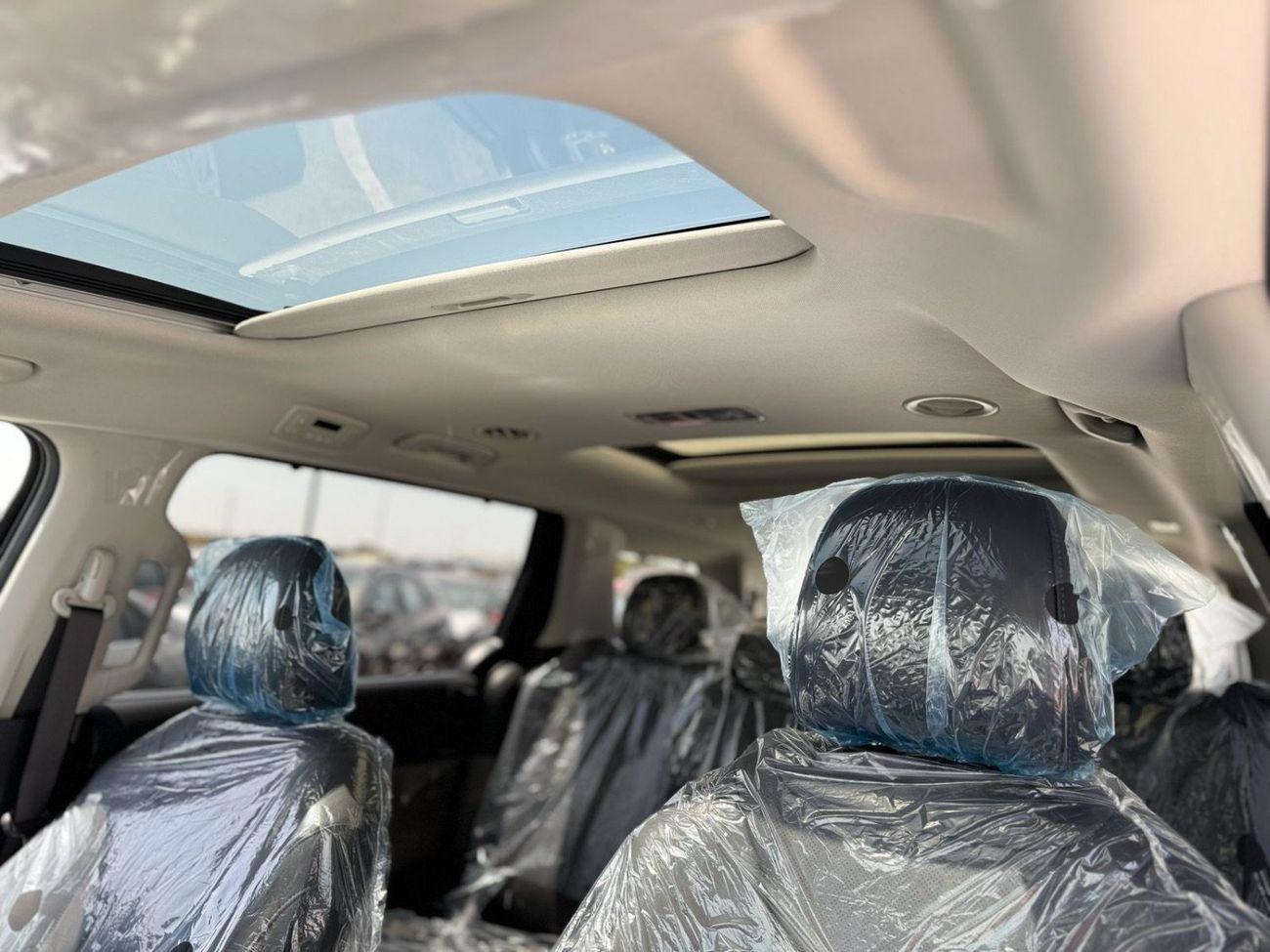 Kia Carnival   KIA CARNIVAL (HEV ) 1.6T - 2025 MODEL