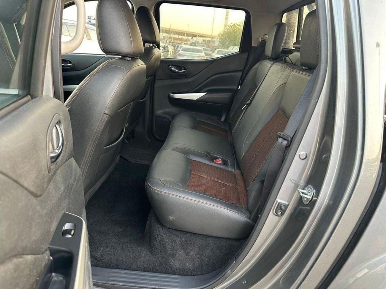 نيسان نافارا DIESEL 2.3 LITER ,RIGHT HAND DRIVE ,2019 MODEL ,ONLY FOR EXPORT