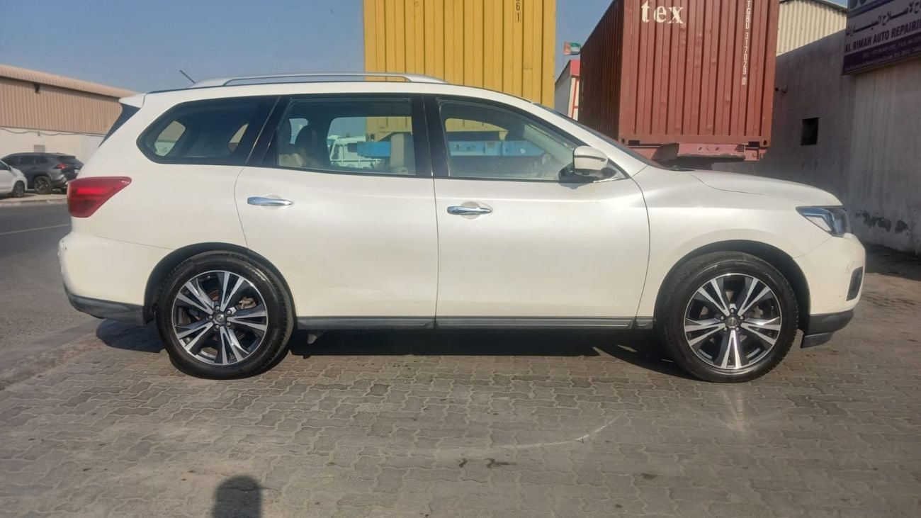 Nissan Pathfinder SL 3.5L (260 HP) 4WD