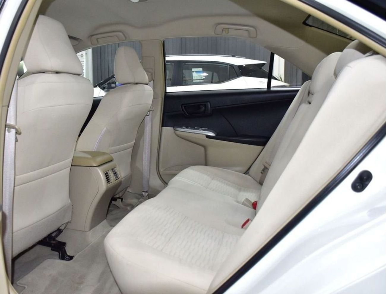 تويوتا كامري EXCELLENT DEAL for our Toyota Camry S ( 2016 Model ) in White Color GCC Specs
