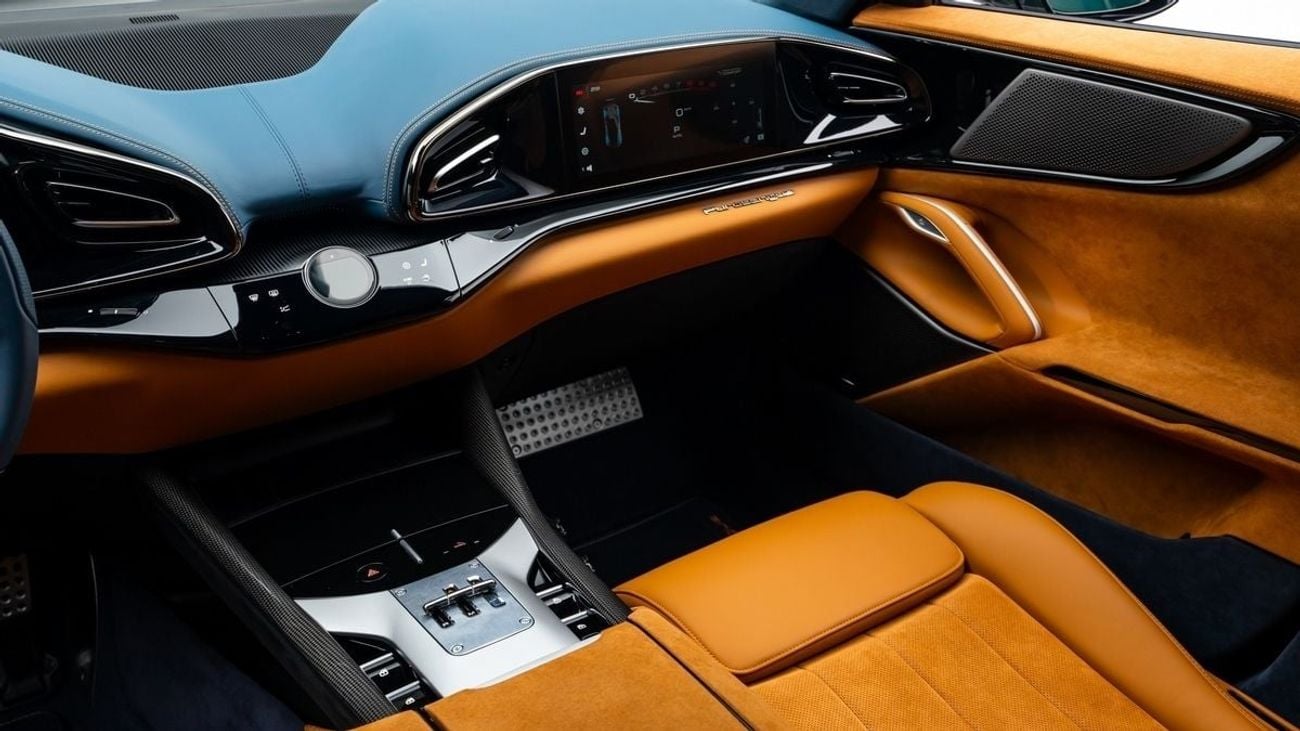 فيراري بوروسانجوي - 2025 - GCC Specs - Under Warranty and Service Contract