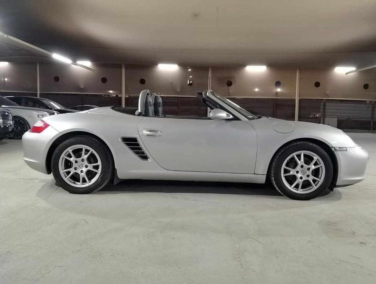 Porsche 718 Boxster PORSCHE BOXSTER 2006 2.7L, WITH HALF LEATHER SEATS, 17 INCH ALLOY WHEELS AND MORE..
