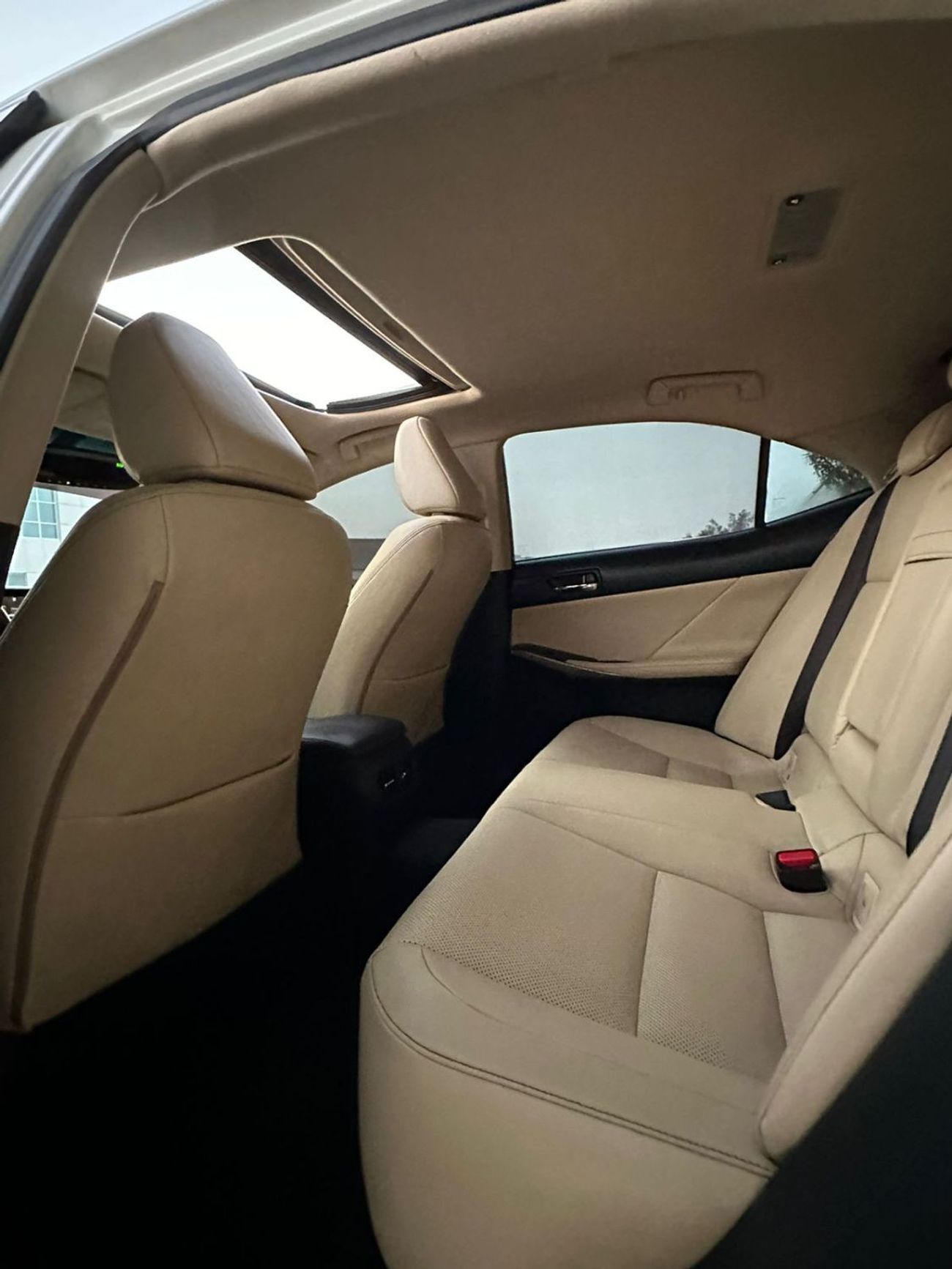 Lexus IS250 F Sport LEXUS IS F 250  PRICE: 41,000 DIRHAMS  MILEAGE : 139,000 km  American specifications  6 cyli