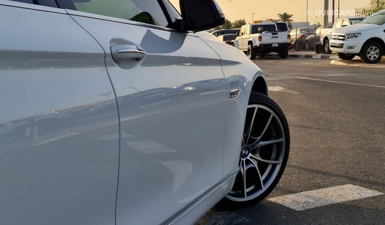 بي أم دبليو 535 i Modern Line  2014 - Rare High Spec Car - Agency Serviced