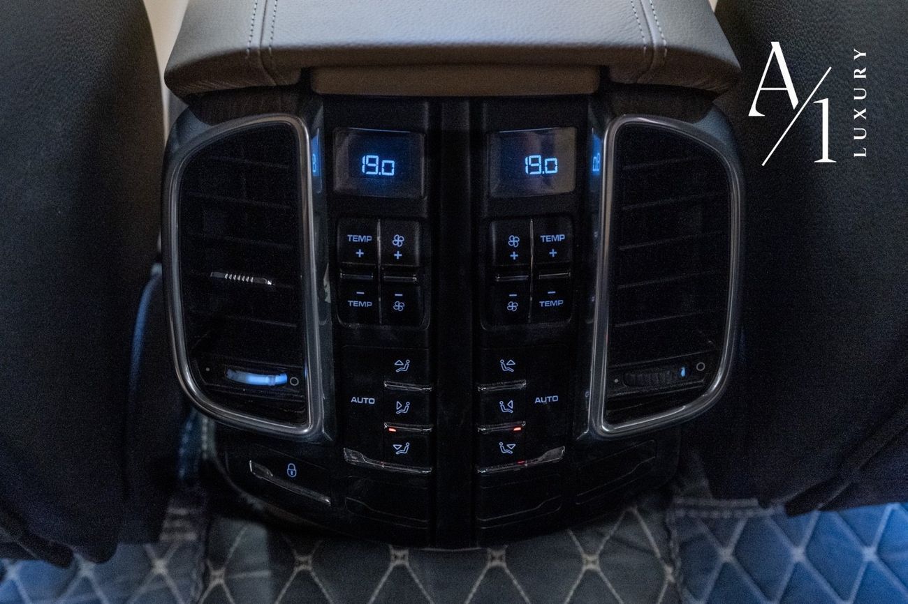 Porsche Cayenne Std 3.6L 2015 Porsche Cayenne S, 3.6L, V6, 420 BHP, Excellent Condition, GCC Spec