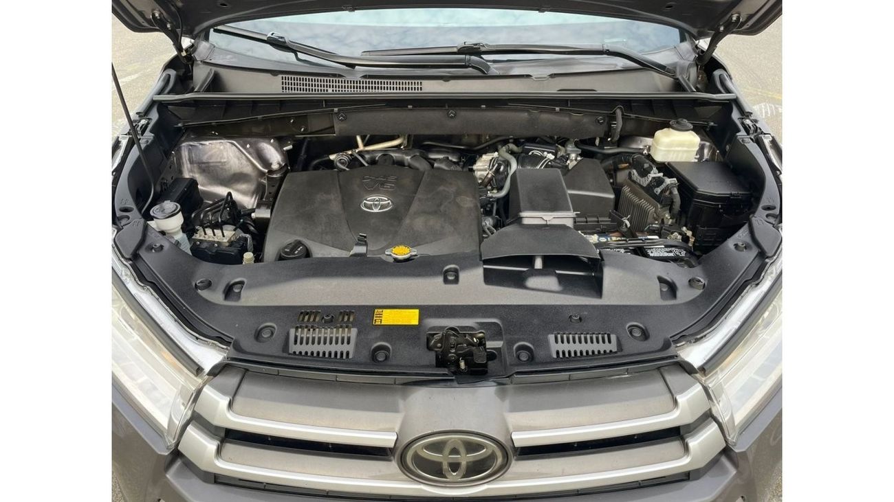 تويوتا هايلاندر 2017 Toyota Highlander XLE 3.5L V6 Full Option - 7 Leather Seats - Trunk Auto - 39,000 Mileage