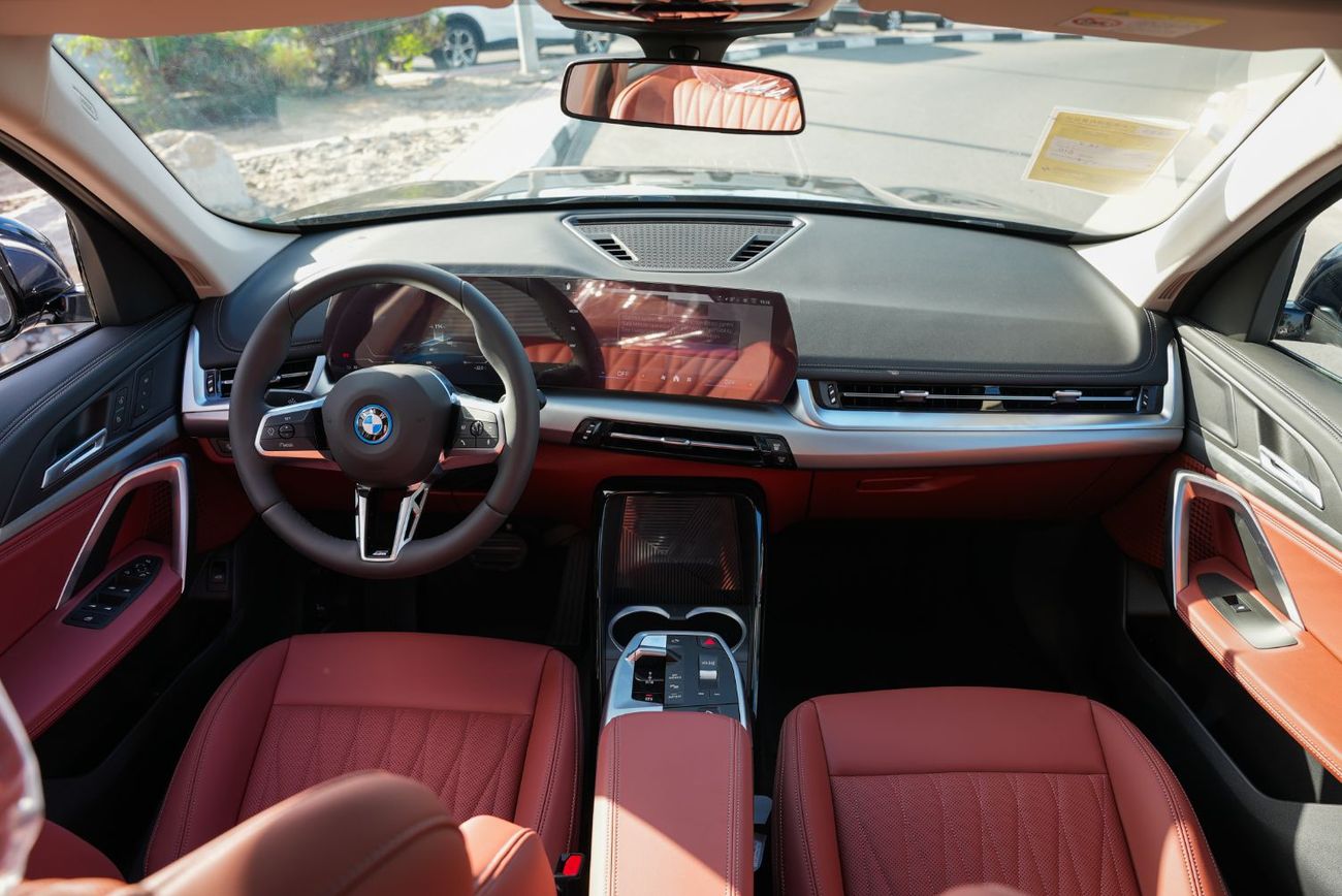 بي أم دبليو iX1 2026 BMW iX1 S-drive 25L FWD 0Km