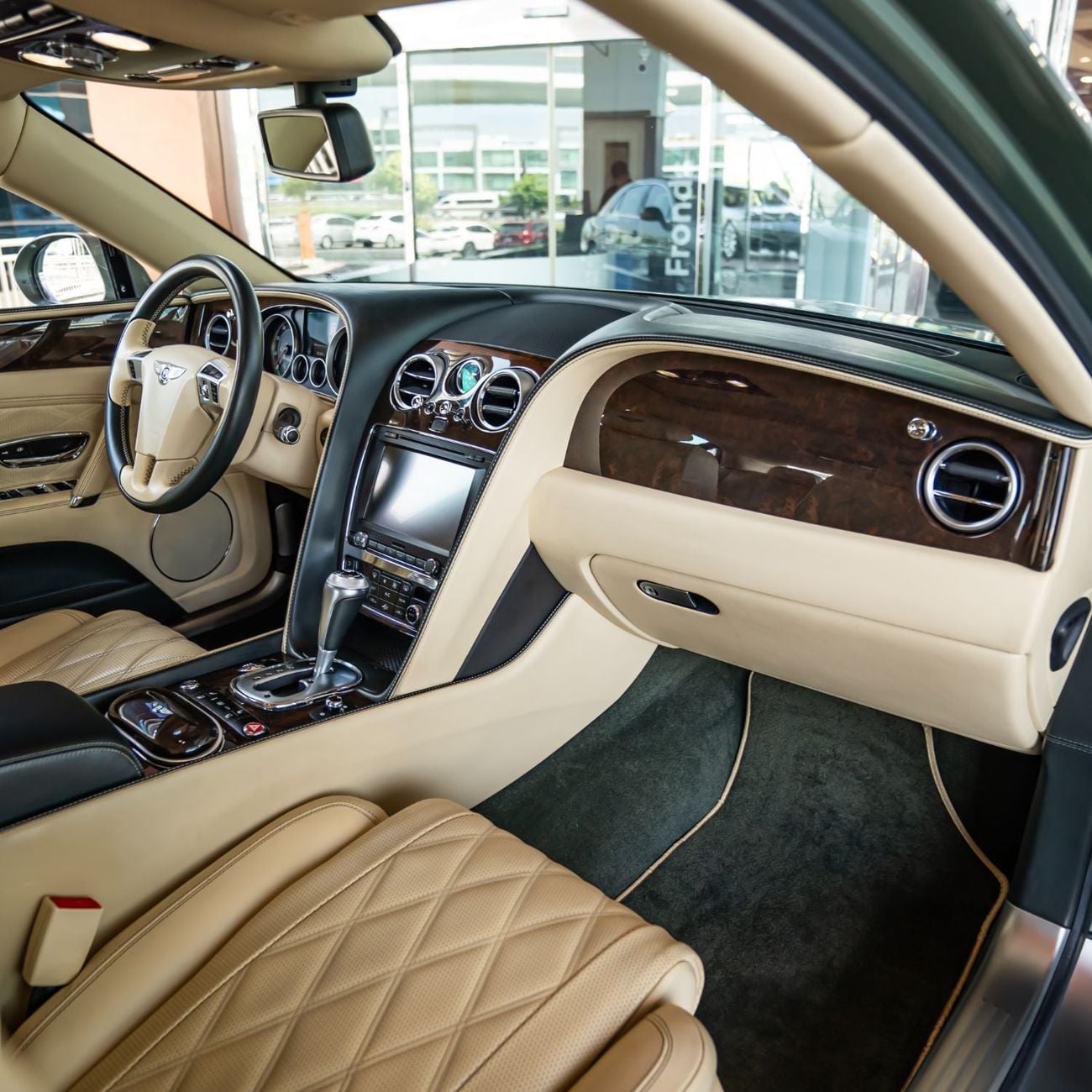 بنتلي فلاينج سبور V8 بنتلي فلاينج سبير 2015، خليجية، قطعت مسافة 40,000 كم فقط