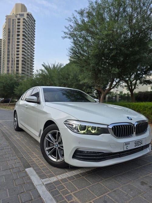 بي أم دبليو 520i