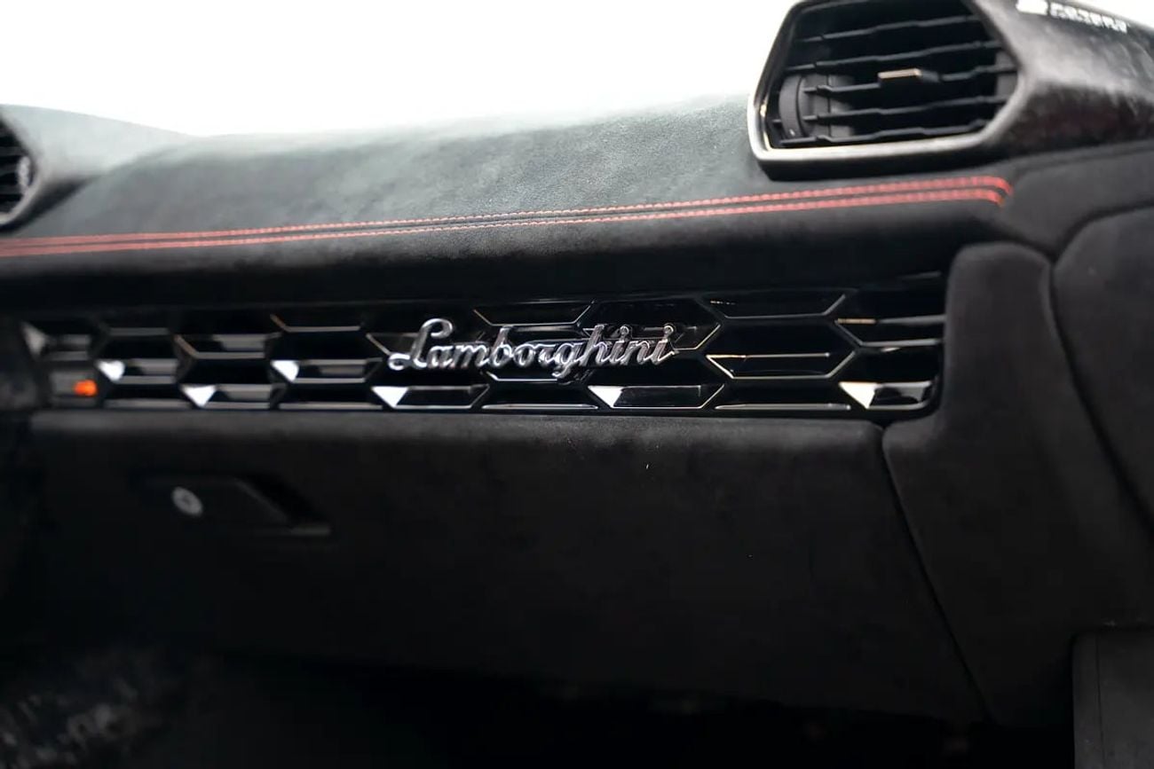 Lamborghini Huracan PERFORMANTE SPYDER WITH WARRANTY AND SERVICE CONTRACT